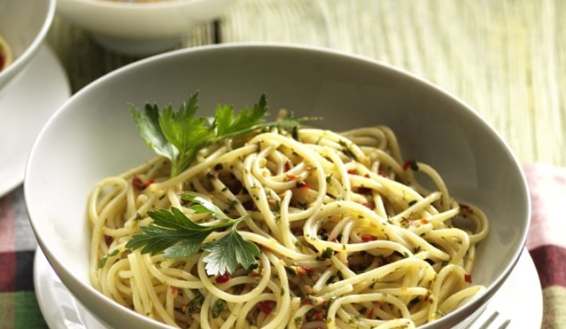 Spaghetti aglio e olio alla romana